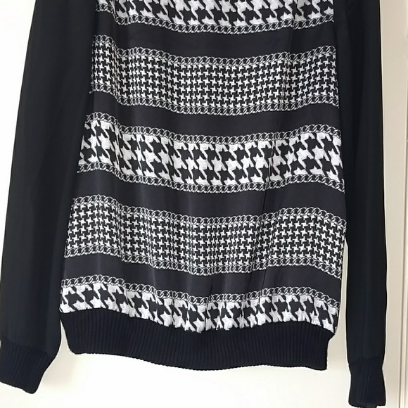 Medium Thin Knit Dress Shirt/Sweater - Picture 5 of 5